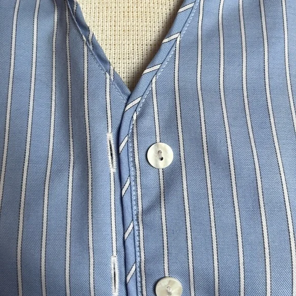 Foxcroft wrinkle free shirt - Picture 3 of 7
